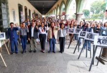 La presidenta municipal de San Pedro Cholula, Tonantzin Fernández, realizó el corte de listón inaugural de la exposición fotográfica “¡2 de octubre no se olvida!”, ubicada en el Portal Guerrero, frente a la Presidencia Municipal.