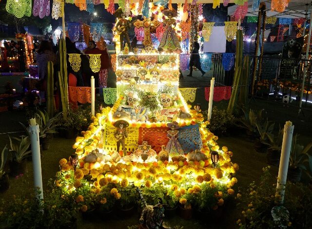 La tradición del Día de Muertos tiene como elemento central la colocación del altar con los alimentos y bebidas que más disfrutaban nuestros seres queridos en vida. Sin embargo, año con año, esta costumbre se encarece.