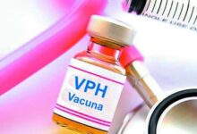 La Organización Mundial de la Salud (OMS) recomendó este martes evaluar la vacunación contra el virus del papiloma humano (VPH) en niñas de cuatro a ocho años. La propuesta busca mejorar las tasas de inmunización y acelerar la prevención del cáncer de cuello uterino a nivel global.